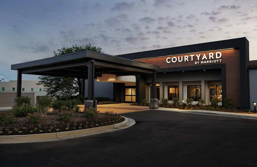 Courtyard By Marriott St. Louis Downtown West-1