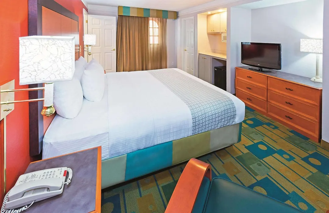 Baymont By Wyndham Lubbock - Downtown Civic Center-1
