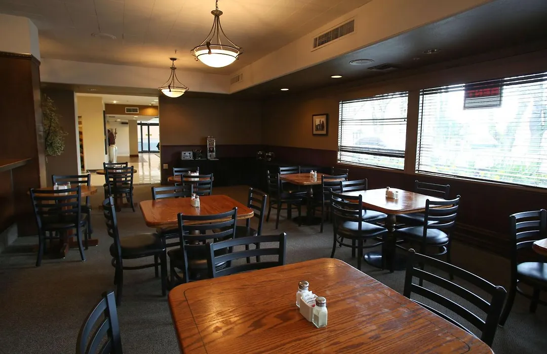 Red Lion Inn & Suites Olympia, Governor Hotel-1