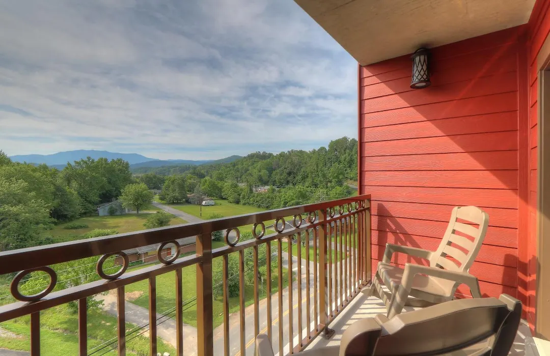 Country Cascades Waterpark Resort-1