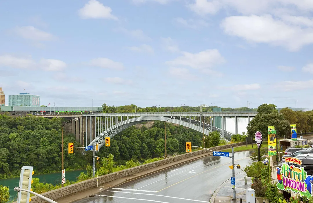 Travelodge By Wyndham Niagara Falls Fallsview-1