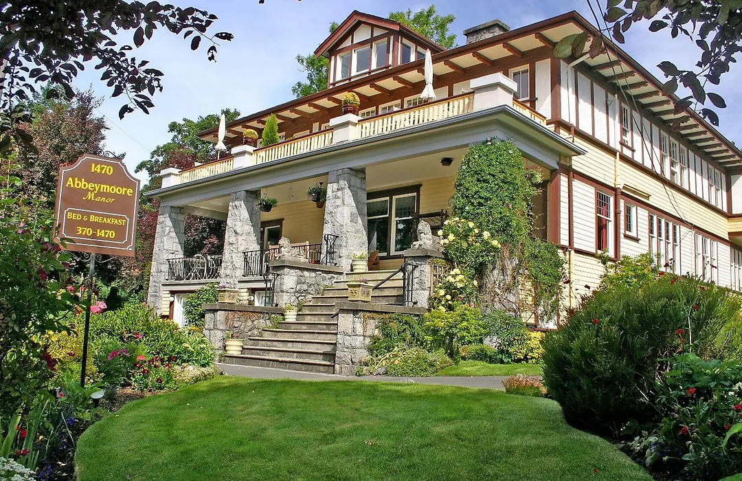 Abbeymoore Manor Bed & Breakfast Inn-1