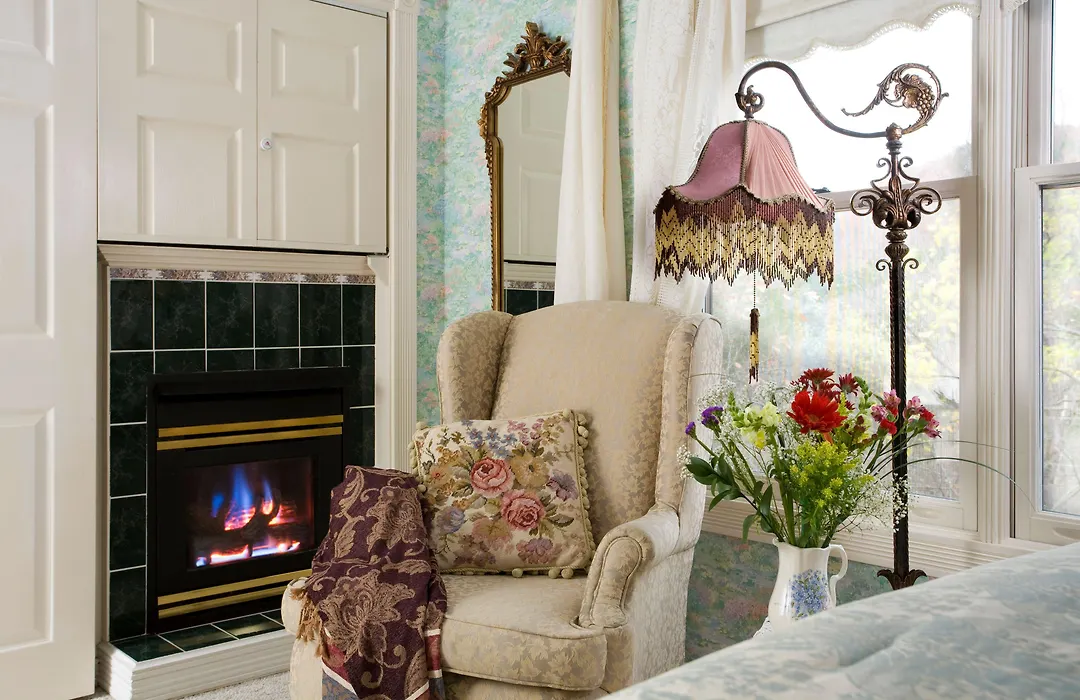 Arsenic And Old Lace Bed & Breakfast Inn-1