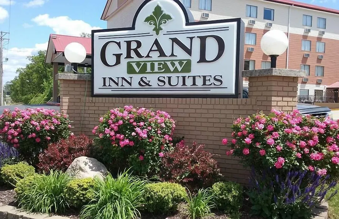 Grand View Inn & Suites-1