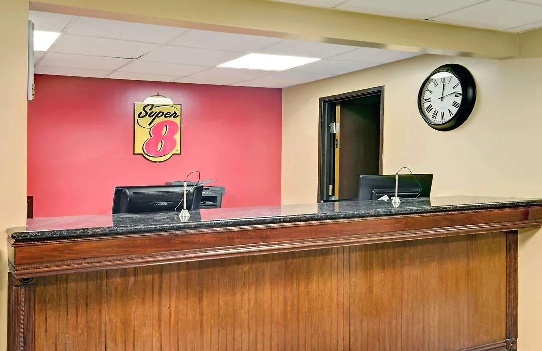 Super 8 By Wyndham Stamford/New York City Area-1