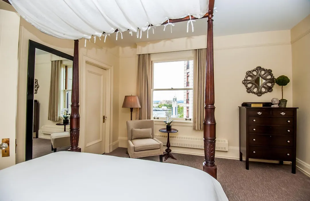 The Inn At The Union Club Of British Columbia-1