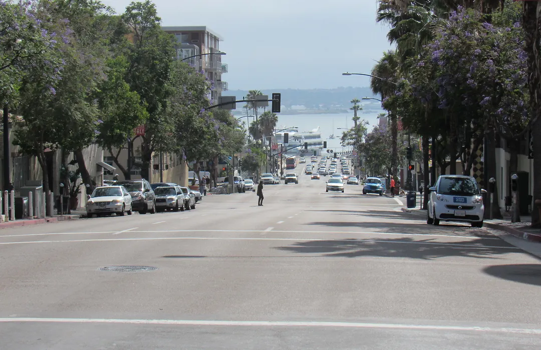 Harborview Inn & Suites-Convention Center-Airport-Gaslamp-Seaworld-Zoo-Balboa Park-1