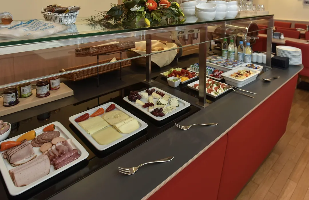 Hotel Adria Muenchen-1