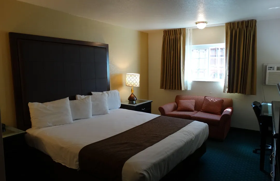 Americas Best Value Inn And Suites Flagstaff-1