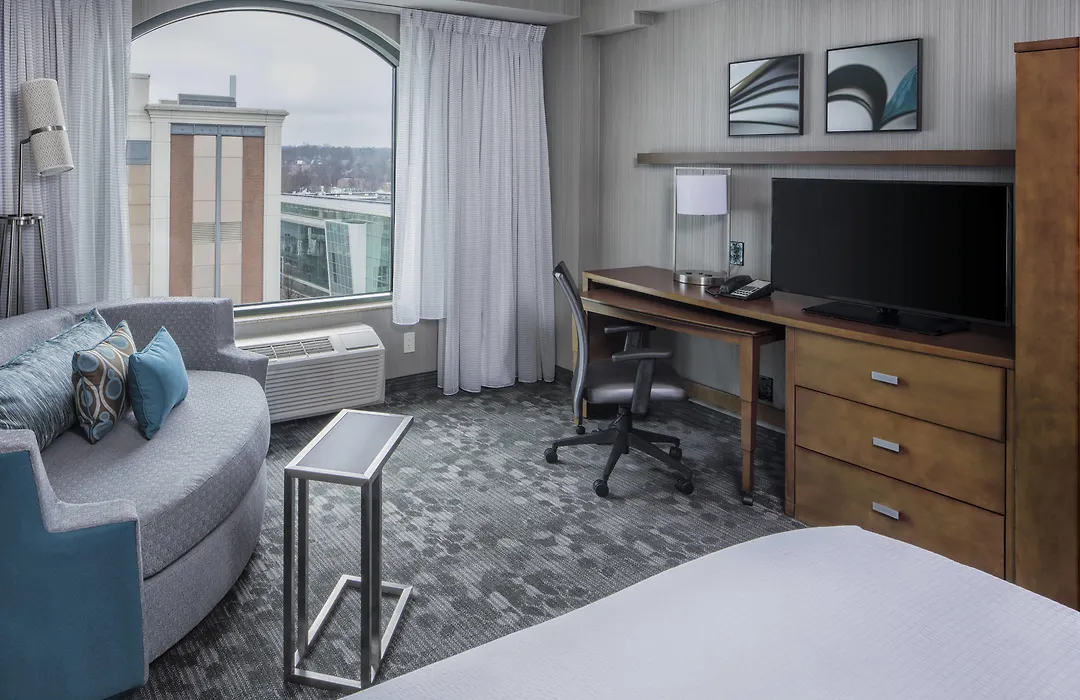Courtyard By Marriott Stamford Downtown-1