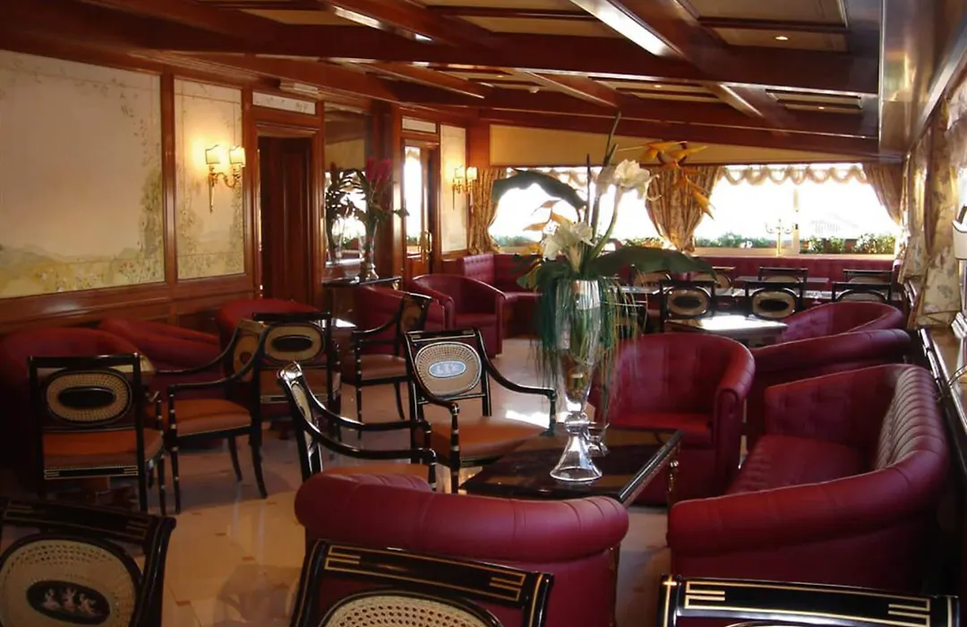 Hotel Champagne Palace-1