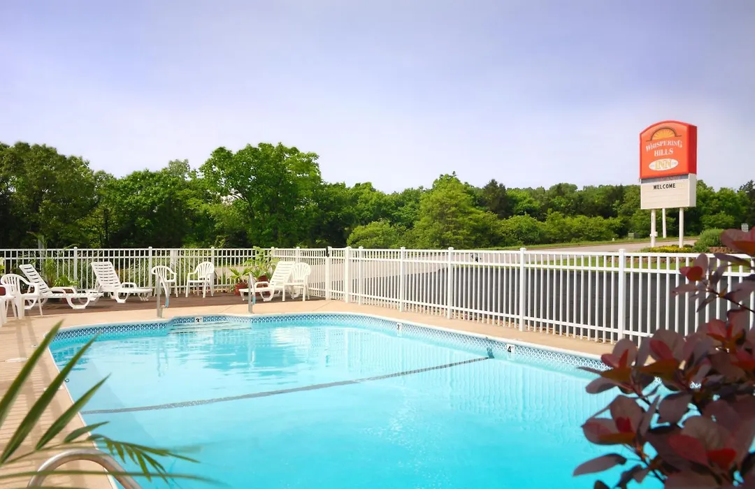 Whispering Hills Inn-1