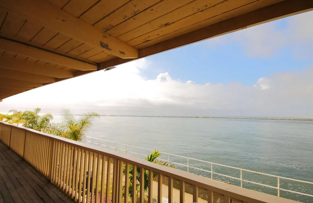 Oceanic Motel-1