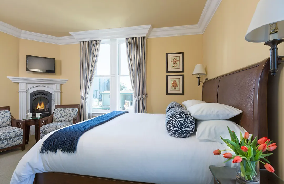 West Cliff Inn, A Four Sisters Inn-1