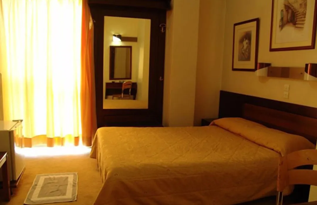 Claridge Hotel-1