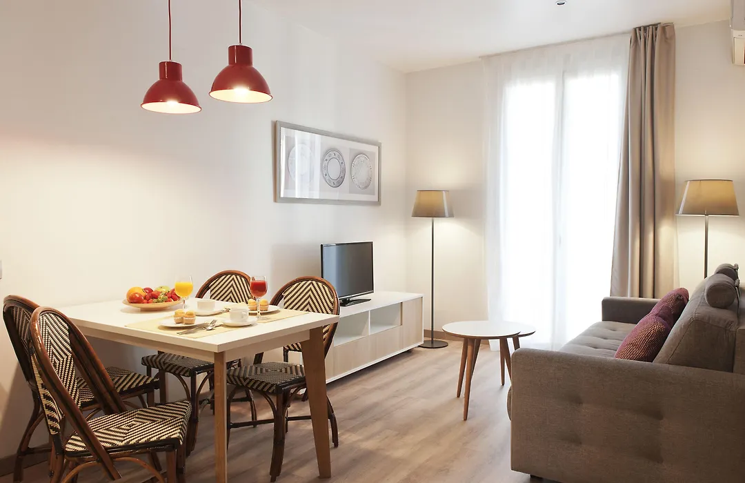 Mh Apartments S. Familia-1