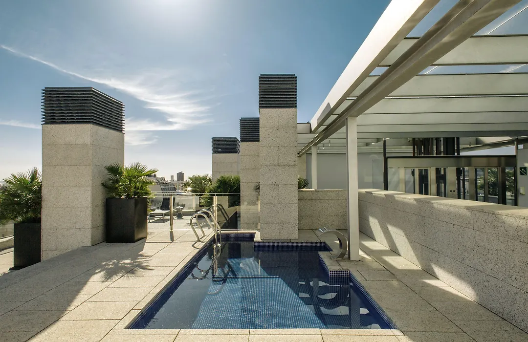 Suites Avenue-1