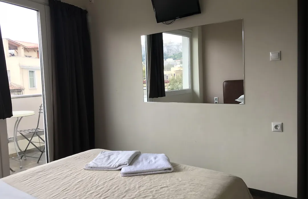 Pella Inn Hostel-1