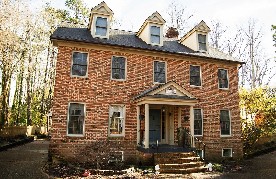 Williamsburg Sampler B & B-1