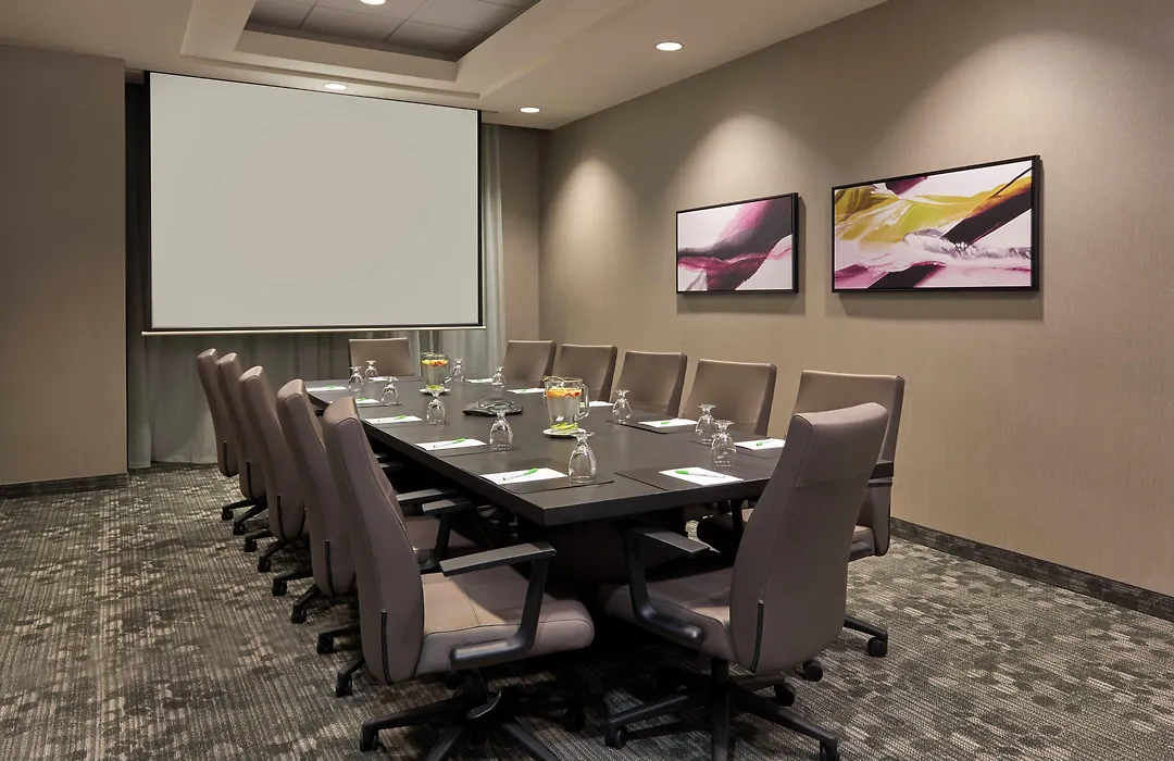 Courtyard By Marriott Kingston Highway 401-1