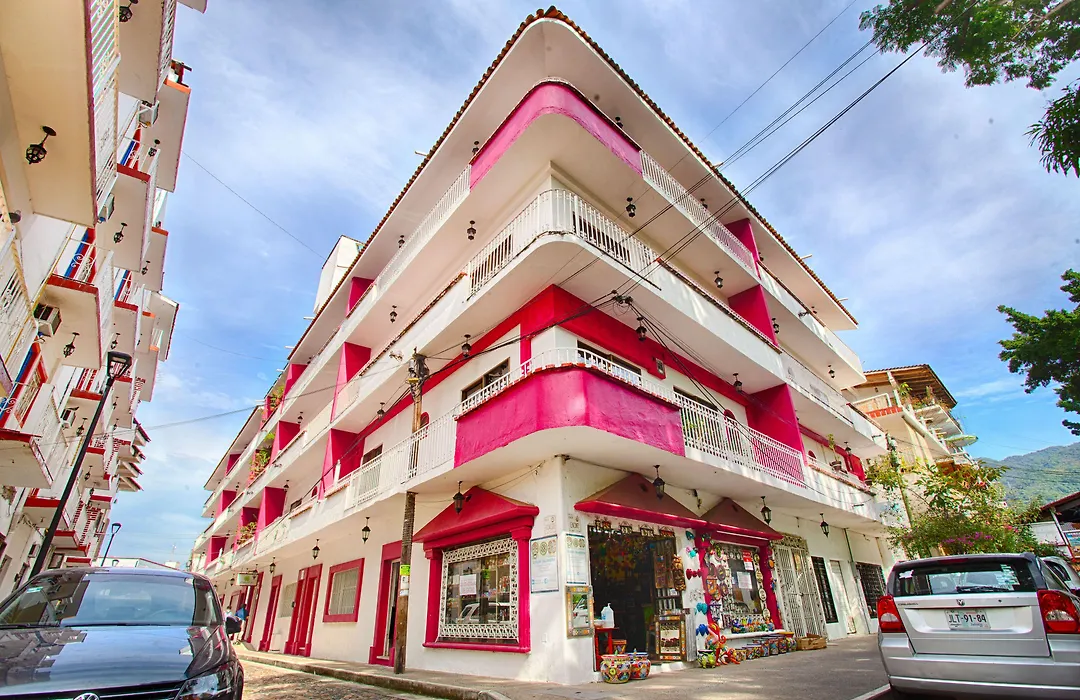 Suites Plaza Del Rio - Family Hotel Malecon Centro-1