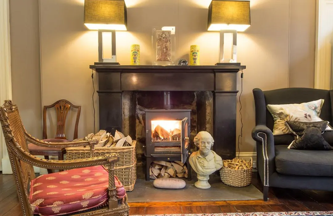 Six Brunton Place Guest House-1