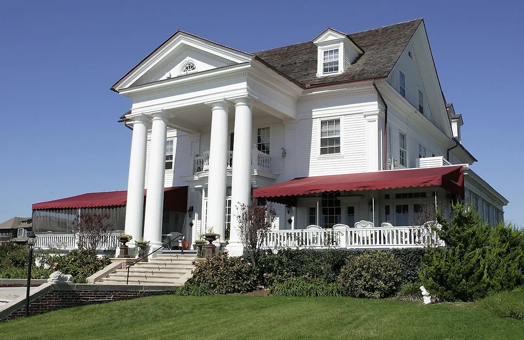 Peter Shields Inn & Restaurant-1