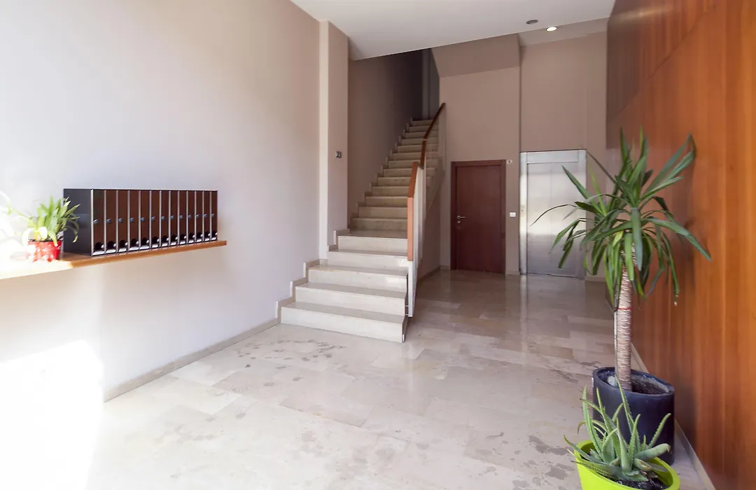 Inside Barcelona Apartments Mercat-1