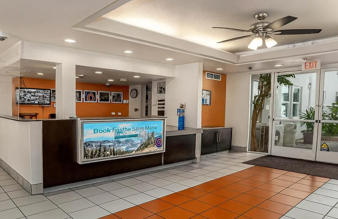 Motel 6-San Diego, Ca - Downtown-1