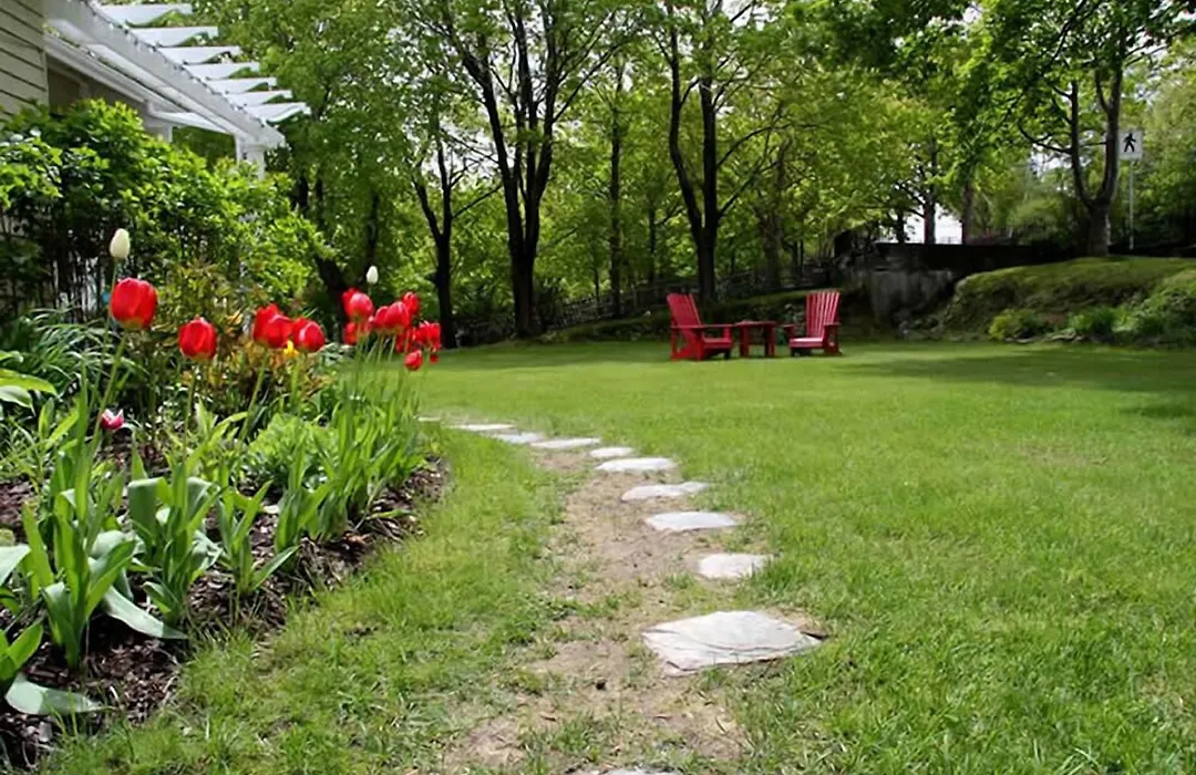 Leaside Manor-1
