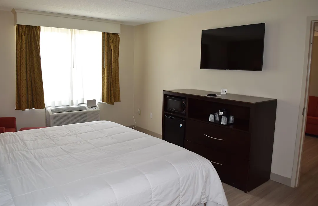 Bridgepointe Hotel & Marina-1