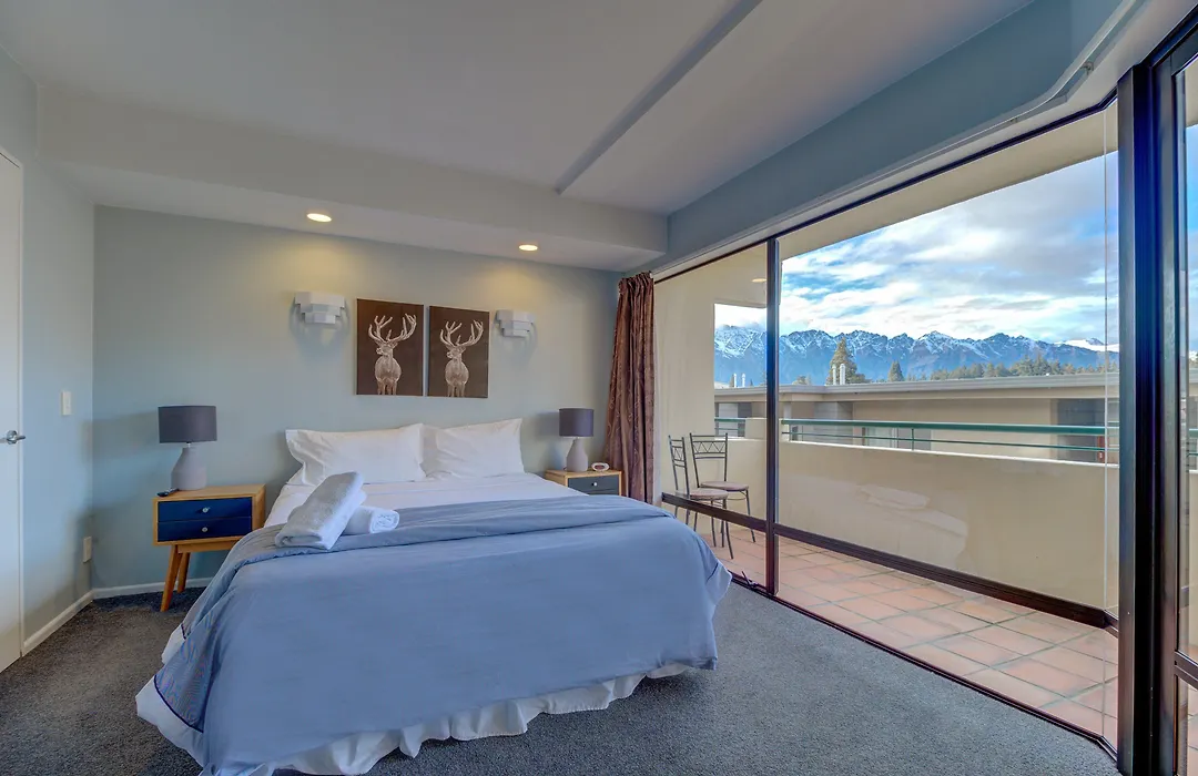 Lakefront Apartments,18 Lake Esplanade Road-1