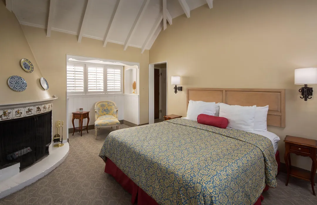 Normandy Inn-1