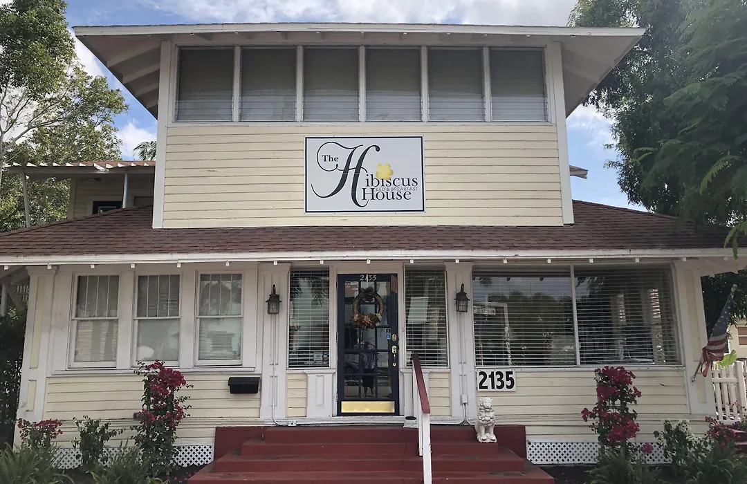 The Hibiscus House Of Fort Myers-1