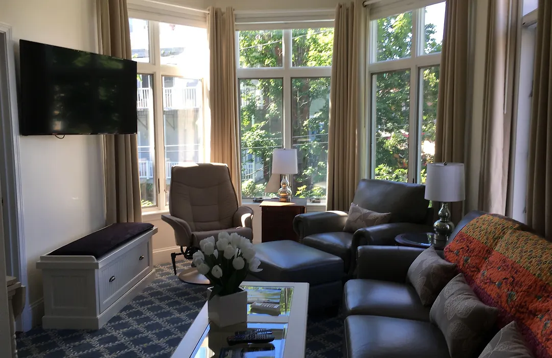 Camden Riverhouse Hotel And Inn-1