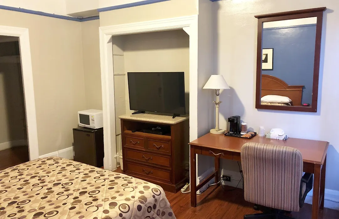 Admiral Hotel-1