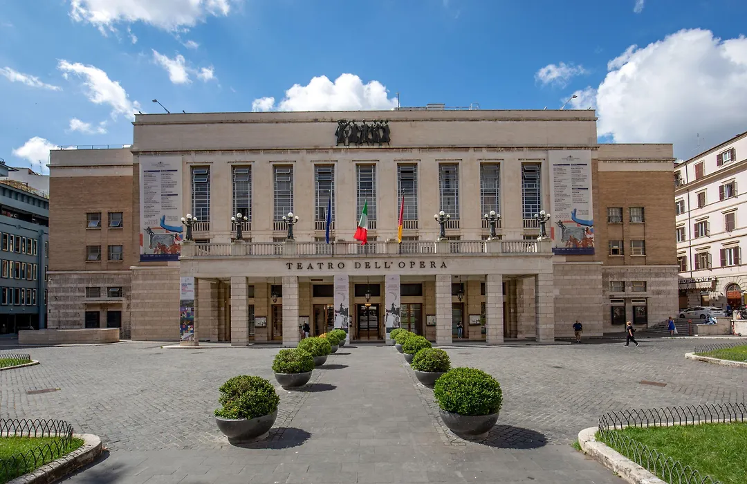 Hotel Gran Torino-1