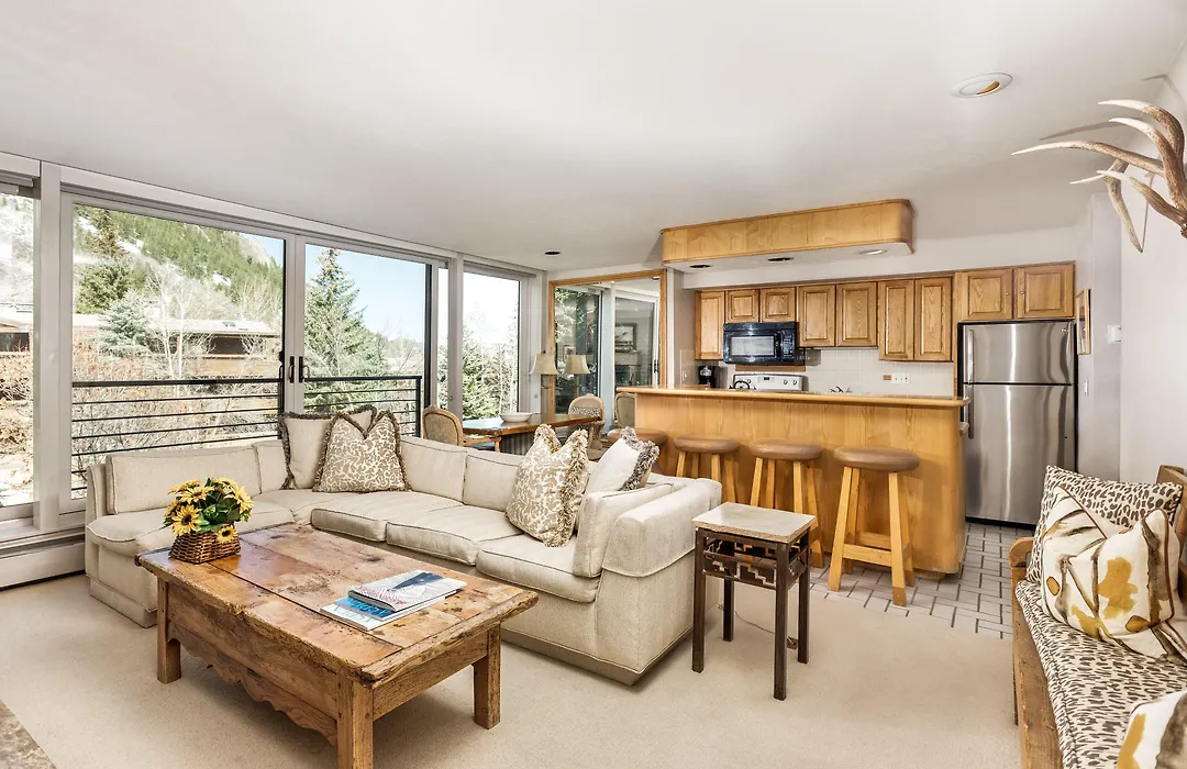 Durant Condominiums By Frias-1