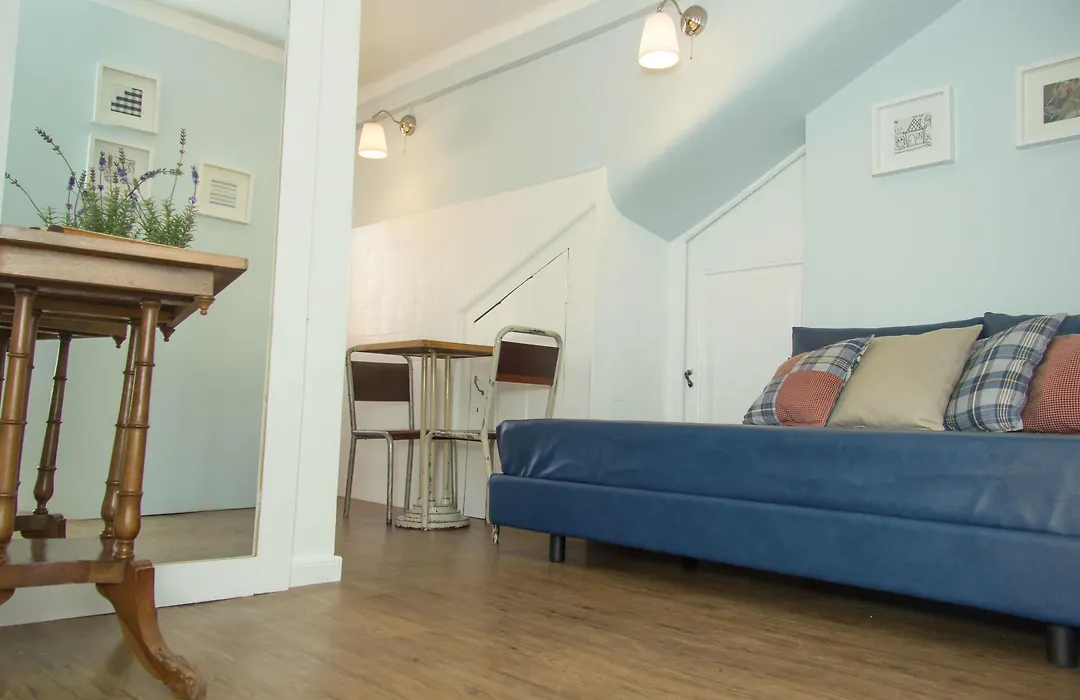 Goodmorning Solo Traveller Hostel-1
