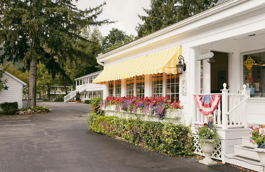 Admiral Motel-1