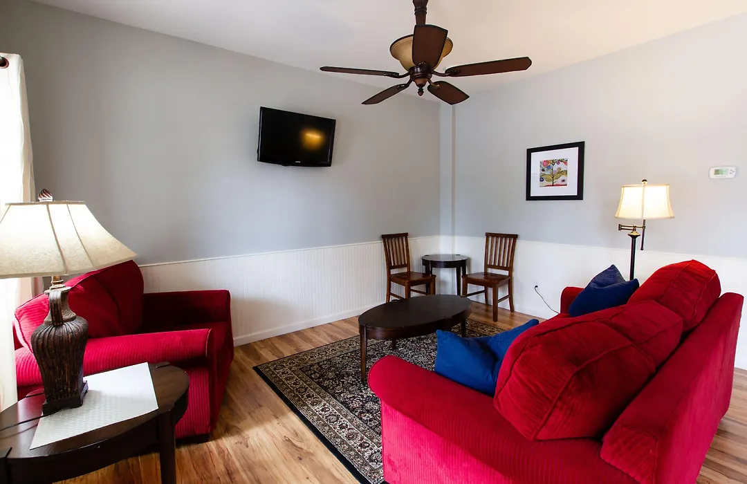 The Dahlonega Square Hotel-1