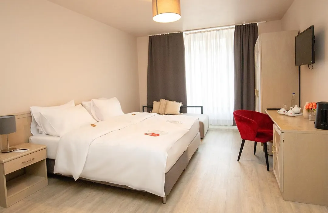 Hotel Deutsches Theater Landwehrstrasse-1