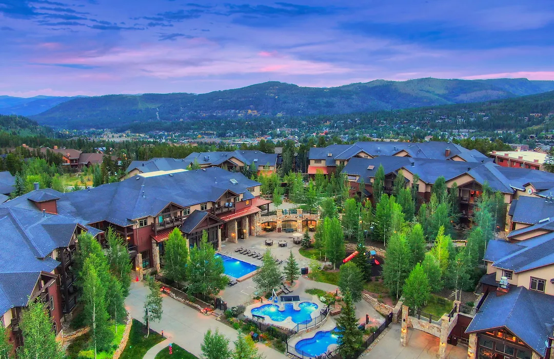 Grand Timber Lodge-1