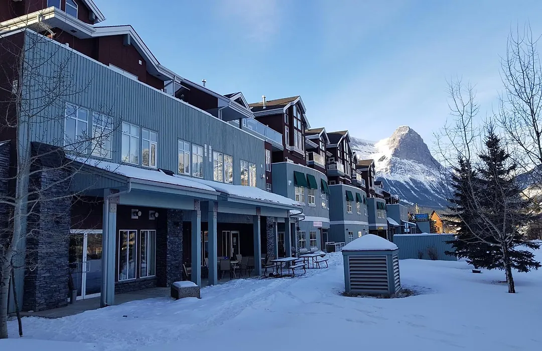 Sunset Resorts Canmore And Spa-1