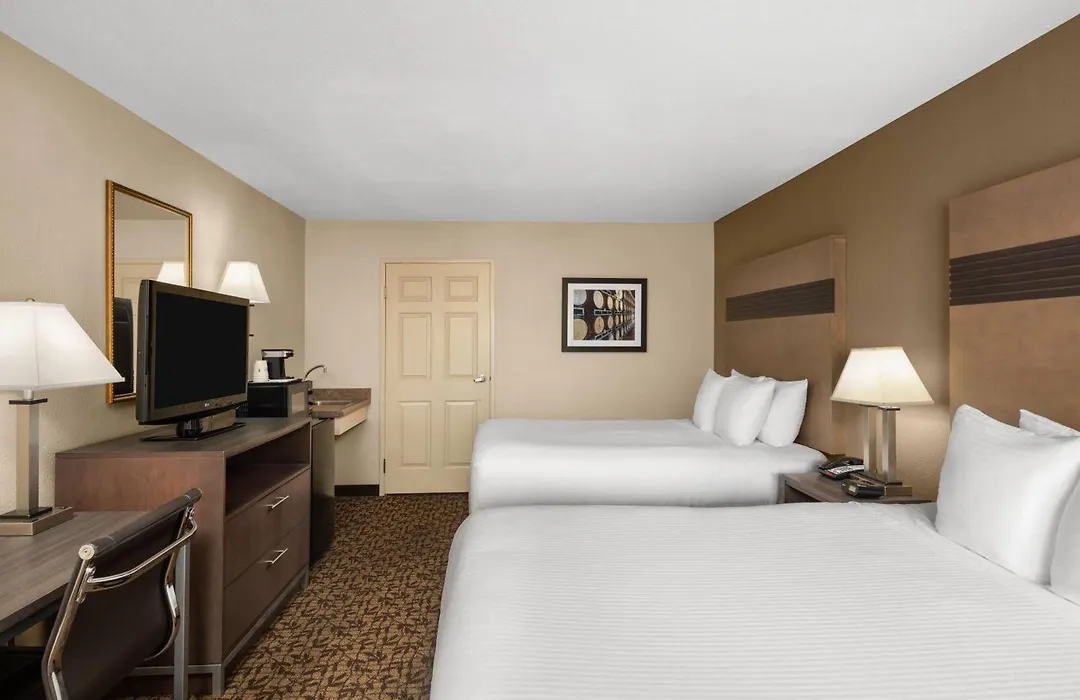 Hawthorn Suites By Wyndham Napa Valley-1