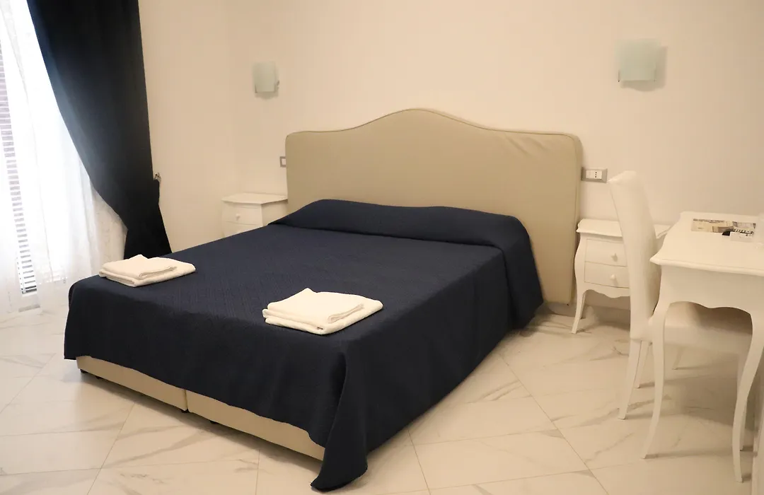 Royal Rooms-1