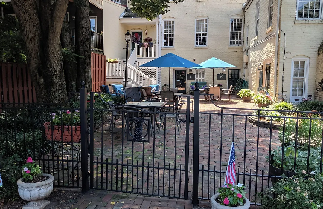 The Richard Johnston Inn & 1890 Caroline House-1