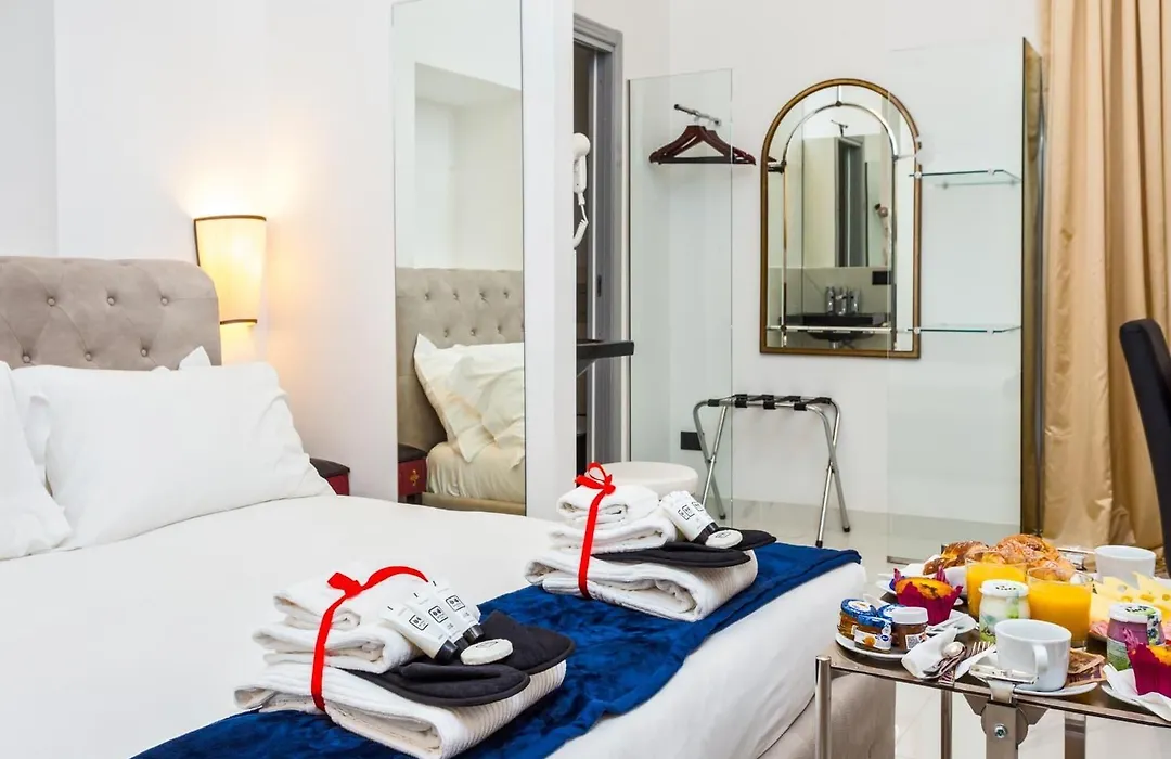 Queen Palace Suites-1