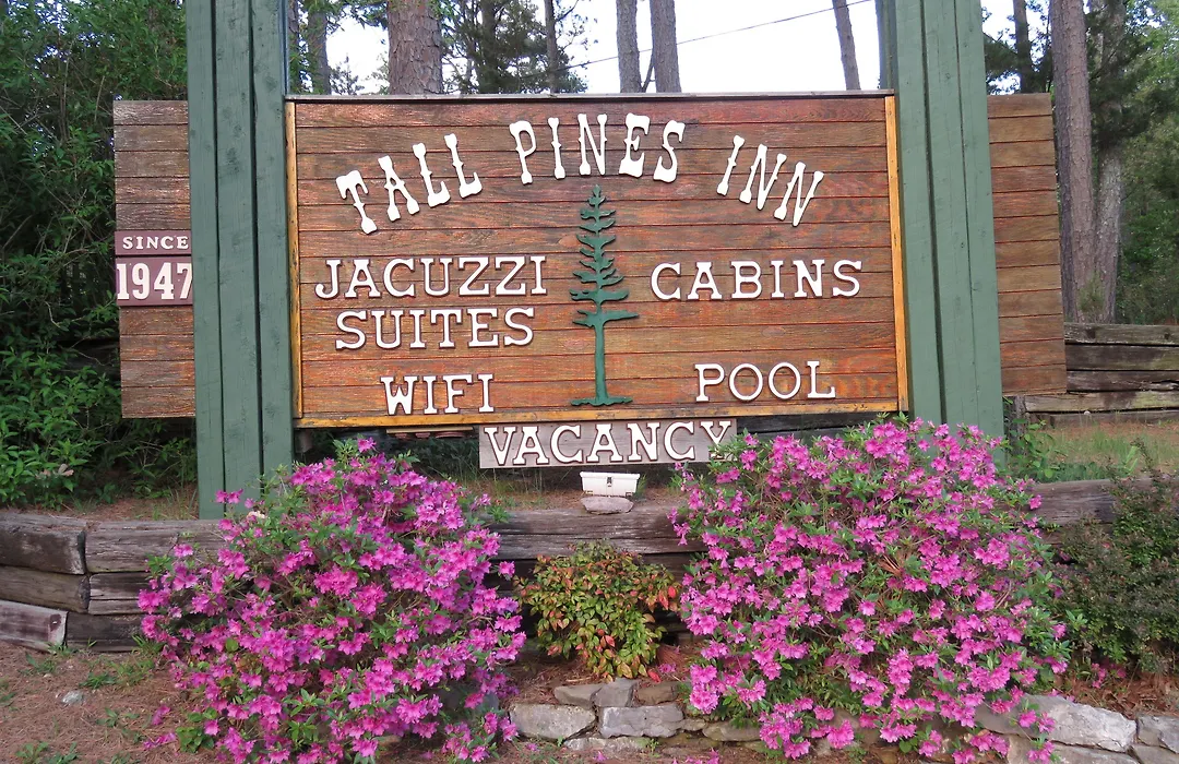 Tall Pines Inn-1