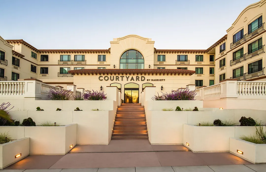 Courtyard By Marriott Santa Cruz-1
